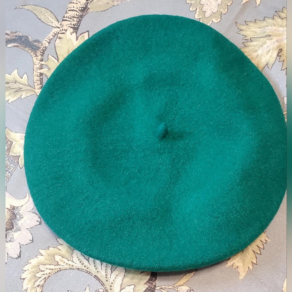 Chic Teal Beret for Women.